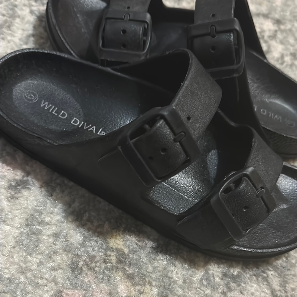 Wild Diva Black Double Strap Sandals - Picture 3 of 3